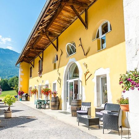 Auberge De Pontgibaud Lathuile 외부 사진